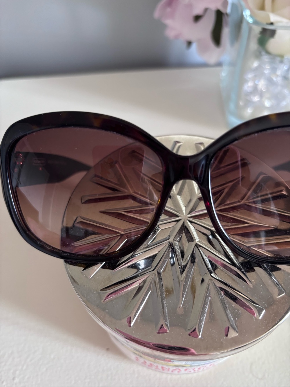 Coach Joëlle tortoise sunglasses - Picture 2 of 11